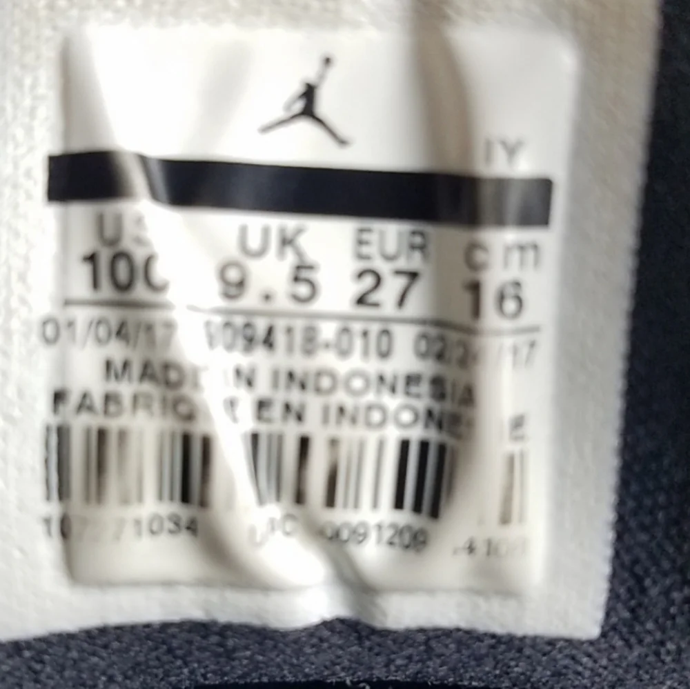 Nike | Air Jordans Toddler / Kids Black High-Top Sneakers Size 10